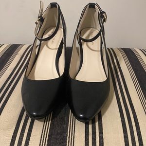 coke haan black wedge, size 8